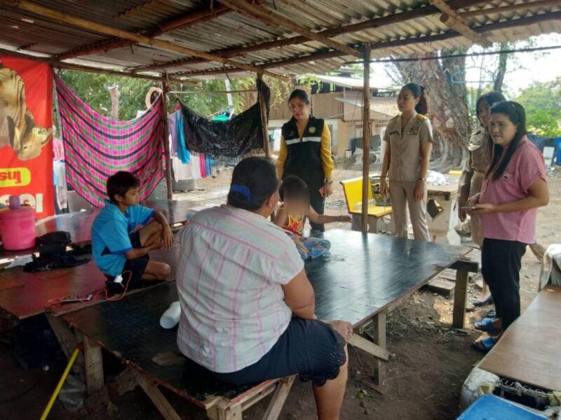 ลงพื้นที่สอบข้อเท็จจริงเพื่อหาแนวทางช่วยเหลือผู้ประสบปัญหาทางสังคม ในพื้นที่บ้านต่างตา หมู่ที่ 1