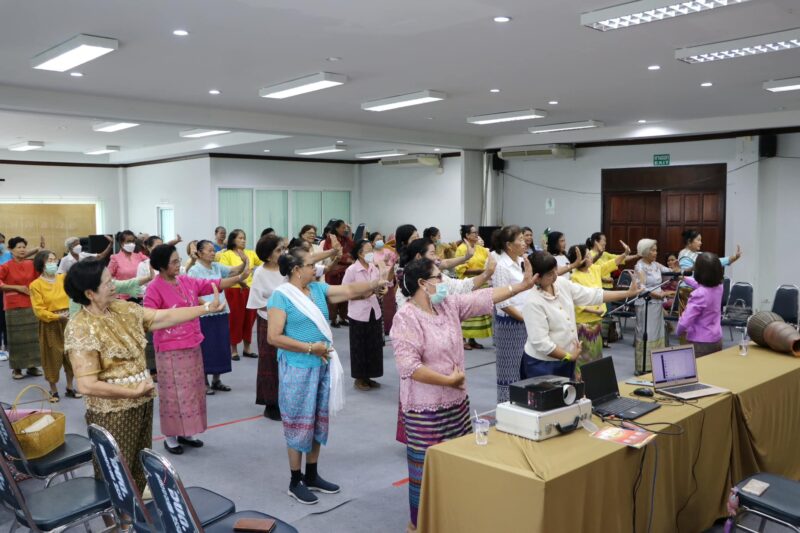 ศูนย์พัฒนาคุณภาพชีวิตและส่งเสริมอาชีพผู้สูงอายุ ตำบลหนองจะบก จัดโครงการส่งเสริมสุขภาพผู้สูงวัยใส่ใจคุณภาพชีวิตเชิงปฏิบัติการ สัปดาห์ที่ 5 วิชาดนตรีบำบัด รำโทนศิลปะ ดนตรีประจำถิ่น