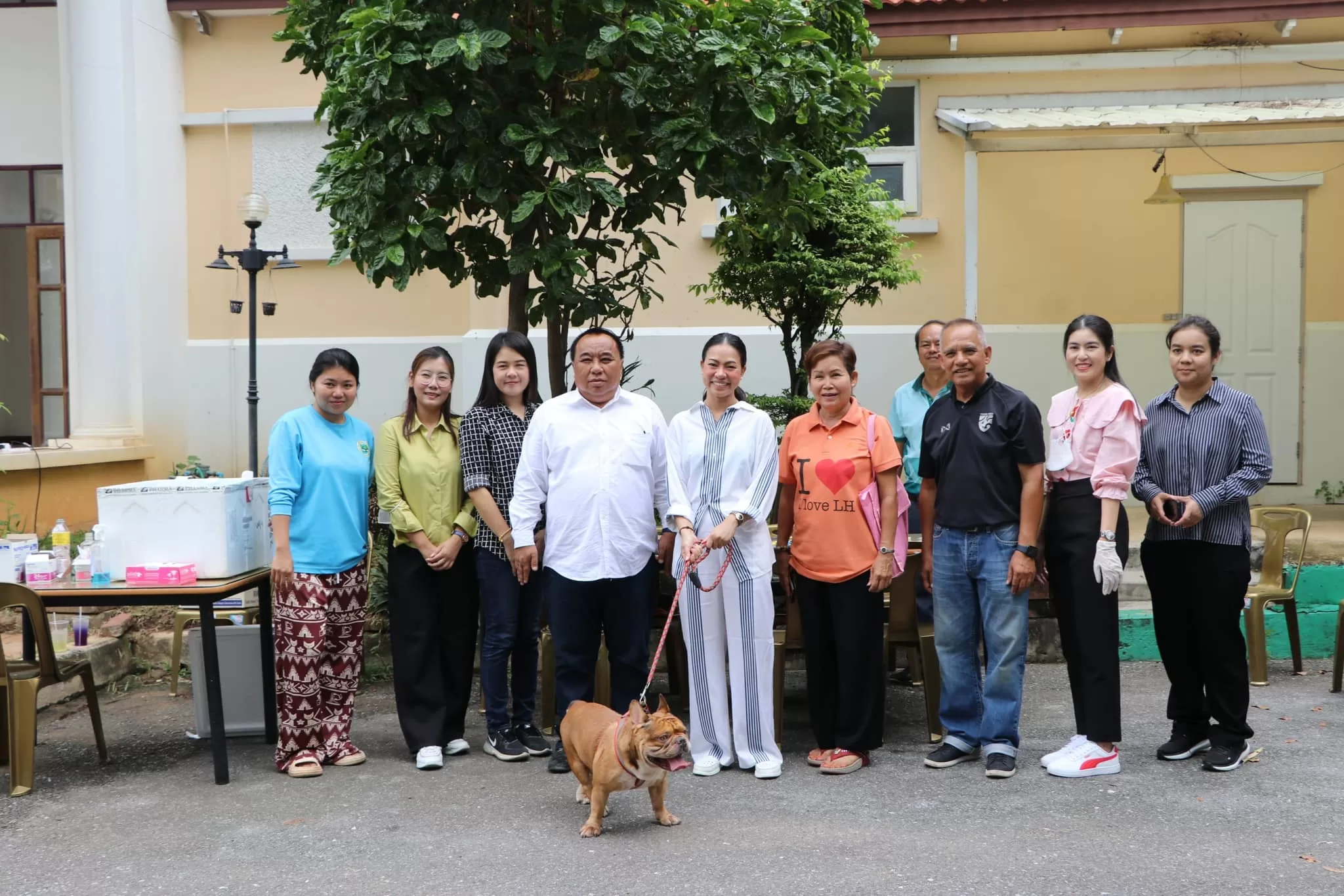 ลงพื้นที่ฉีดวัคซีน และแจกวัคซีนป้องกันโรคพิษสุนัขบ้า ประจำปีงบประมาณ พ.ศ.2567